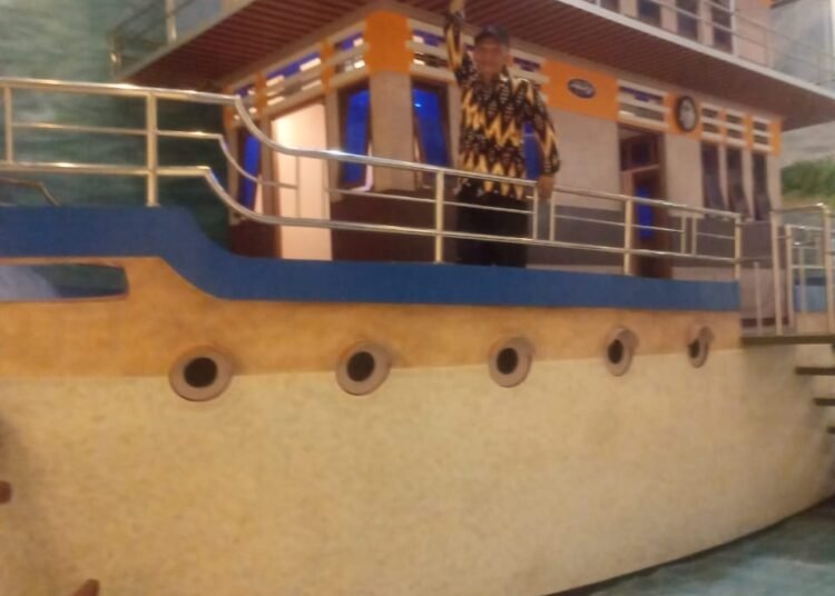 GUSJIGANG : JEMBATAN EKSISTENSI DUNIAWI DAN UKHROWI