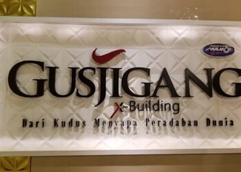 GUSJIGANG : JEMBATAN EKSISTENSI DUNIAWI DAN UKHROWI