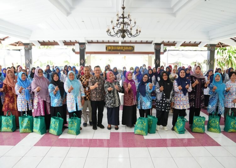 Bupati Sleman memberikan apresiasi kepada kader IMP