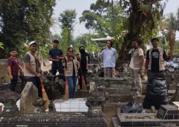 HIPMI Peduli BPC Sleman Bersih-Bersih Makam dan Tempat Ibadah