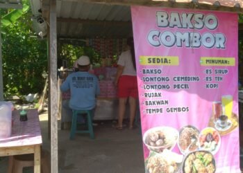 Warung Cemeding Pecel Sayur dan Bakso Combor Mbak Wiwin, Favorit Baru di Kudus