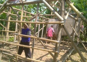 Jammah Mushola Misbah dan Nurholis dilibatkan dalam Pemberdayaan Ekonomi Syariah melalui Budidaya Ayam Kampung