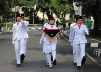 Pemkab Sleman Menggelar Upacara Bendera Dalam Rangka Memperingati Hari Pahlawan Dan Hari Kesehatan Nasional 2024
