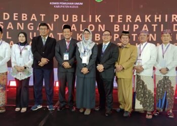 Debat Calon Bupati Kudus Ricuh, Namun alunan lagu dan Sholawat Paslon 1 Ciptakan Suasana Sejuk
