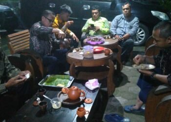 Gong Jinagong, Spirit Ndesa Warung Entok dan  Poci Bu Farida di KEMLOKO Margorejo Tempel