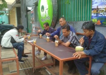 Pembukaan Perdana Kedai Degan Rempah di Depan Omah Londo, Di serbu Pengunjung
