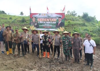 Polres Kudus Adakan Penanaman Jagung Serentak di Gunung Pati Ayam, Dukung Program Ketahanan Pangan Nasional