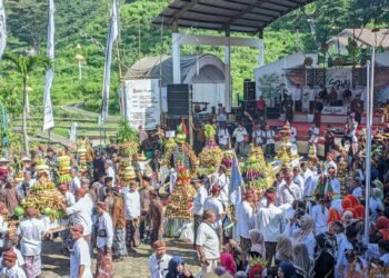 1000 Ketupat Warnai Lereng Muria: Falsafah dan Spirit Ketupat Syariah di Kota Kretek