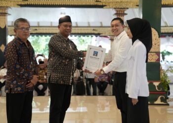 Bupati Harda Kiswaya Serahkan 144 SK CPNS Kabupaten Sleman