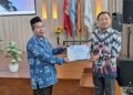 Dr. Drs. H. Carto Nuryanto, MM., MH. Raih Penghargaan Dosen Berpenampilan Terbaik dari UIN Sunan Muria Kudus