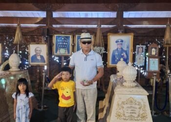 Doktor Carto Didik Keluarga Melalui Ziarah Tokoh di Astana Giri Bangun