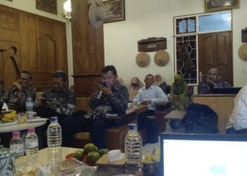 Workshop Integrated Farming Alumnus BSM Plat K di Kebun jati dan praktek di kebun Literasi Alam Banana Garden Kudus