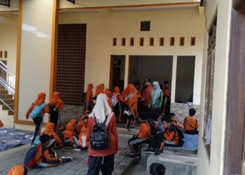 Menanam Jiwa Entrepreneur Sejak Dini ala Pendidikan Jepang  SDIT Al Ahyar Kudus Gelar Rihlah Edukasi Batik di Alfa Shoofa