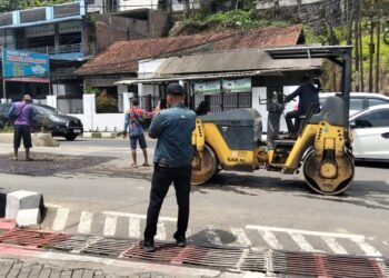 PT Praba Mas Hill Laksanakan Perbaikan Jalan di Segmen Jalan Candi Penataran Raya hingga Pertigaan Jalan Untung Suropati, Semarang