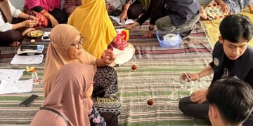 Edukasi Pemanfaatan Minyak Jelantah Menjadi Lilin Aromaterapi di Dusun Pasir Mendit