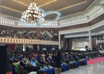 Ratusan Mahasiswa Universitas Ngudi Waluyo Gelar Wisuda Penuh Semangat Juang di Kodam IV/Diponegoro