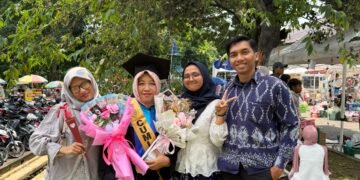 Dari Kandang Sederhana Menuju Cumlaude, Kisah Uci, Santri yang Mengubah “Nabung Ayam” Jadi Jalan Prestasi dan Pengabdian