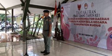 Di Tengah Kesibukan, Dr. Carto Tebar Disiplin Lewat Edukasi Upacara di Sekolah