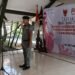 Di Tengah Kesibukan, Dr. Carto Tebar Disiplin Lewat Edukasi Upacara di Sekolah