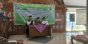 Tri Dharma Tak Menunggu Lulus, Baru Sepekan Jadi Mahasiswa S2 Hukum UNW, Rochmad Langsung Terjun ke Tengah Petani