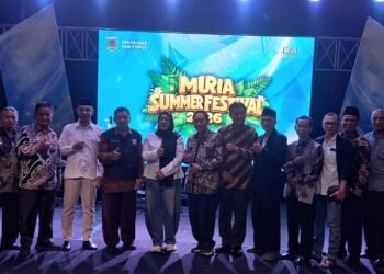 DEKOPINDA KABUPATEN KUDUS GELAR EXPO KOPERASI DAN UKM 2026, MERIAH DENGAN TARIAN DAN NYANYIAN PELAJAR